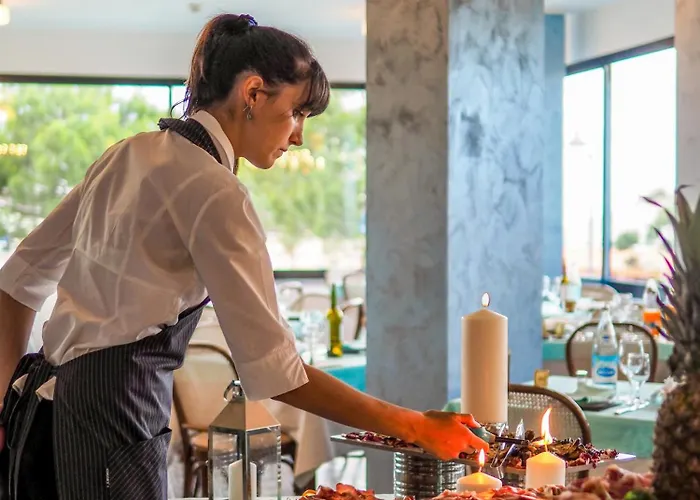 Отель Colorado Чезенатико